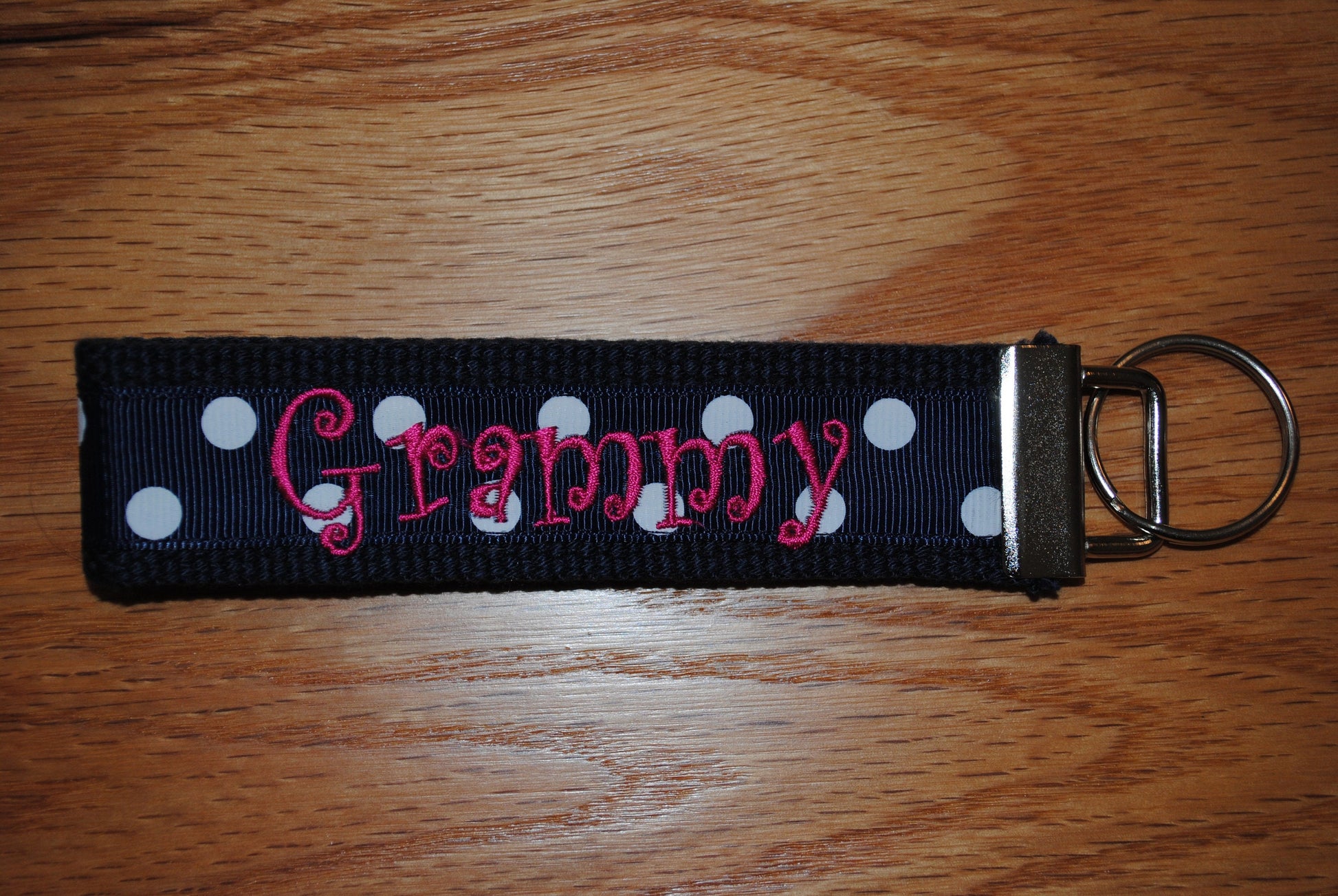 Keychain -Grandmother, Gigi Keychain,Nana Keychain, Mimi Keyfob, Grammy Keychain, Granny keychain, Yiayia Monogrammed Wristlet, Choose style